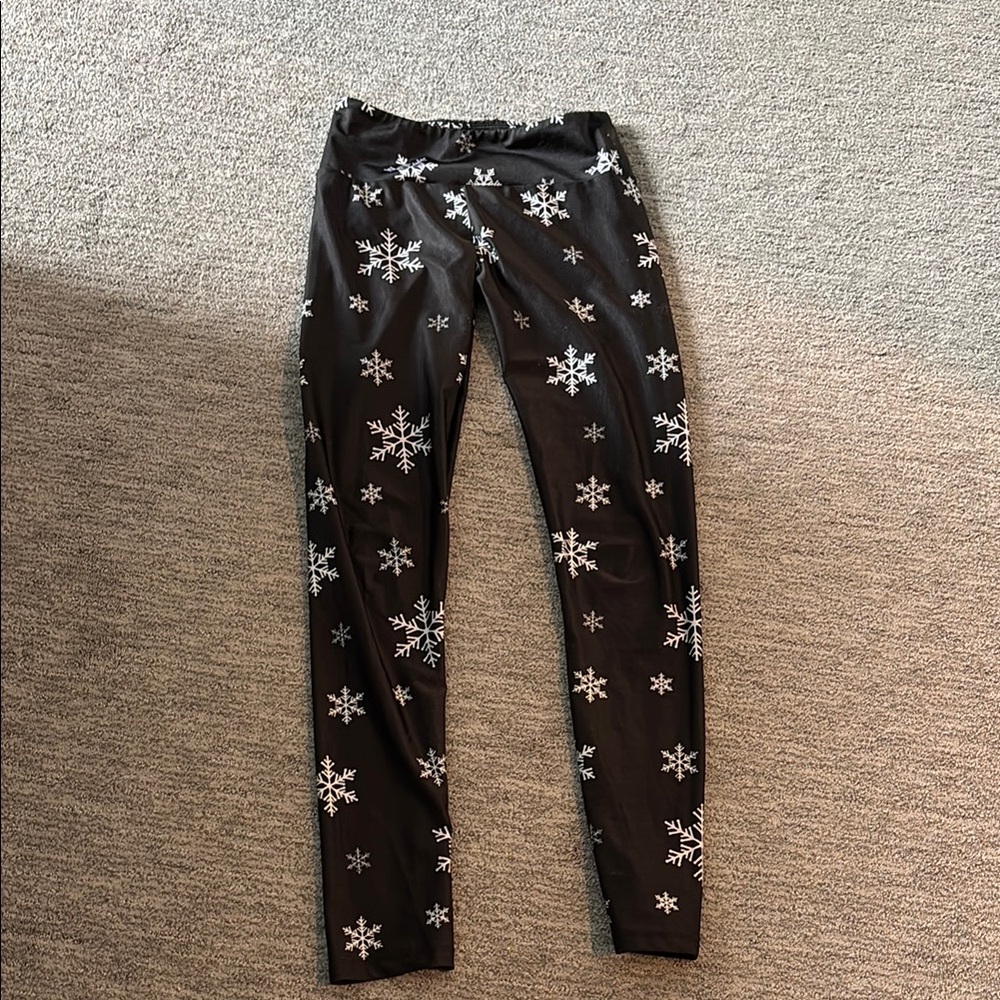 Goldsheep Black and White Snowflake Leggings large